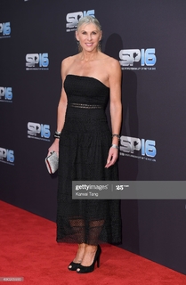 Sharron Davies feet photo 9
