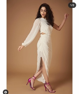 Sharvari Wagh feet photo thumbnail