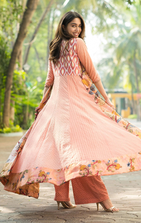 Sharvari Wagh feet photo thumbnail