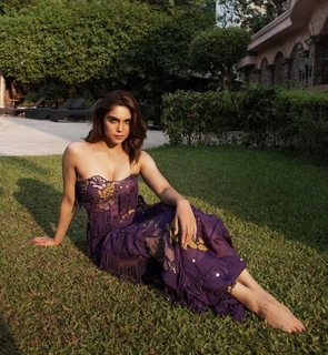 Sharvari Wagh feet photo thumbnail