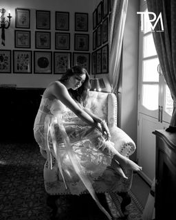 Sharvari Wagh feet photo thumbnail