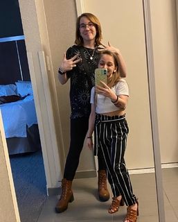 Shauna Rae feet photo thumbnail