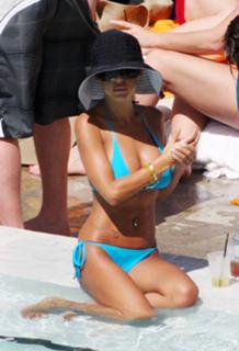 Shauna Sand feet photo thumbnail