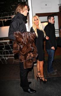 Shauna Sand feet photo thumbnail