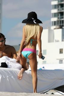 Shauna Sand feet photo thumbnail