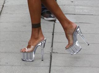 Shauna Sand feet photo thumbnail