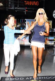 Shauna Sand feet photo thumbnail