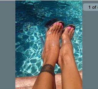 Shauna Sand feet photo thumbnail