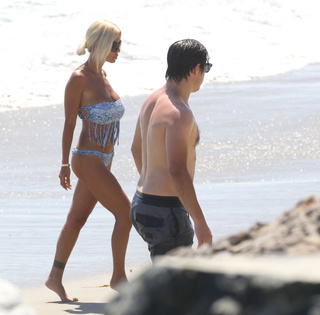 Shauna Sand feet photo thumbnail