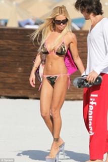 Shauna Sand feet photo thumbnail