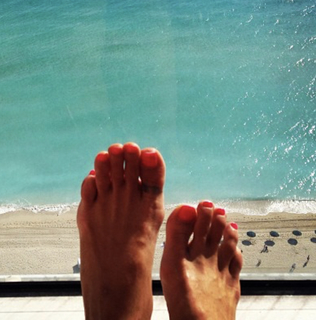 Shauna Sand feet photo thumbnail