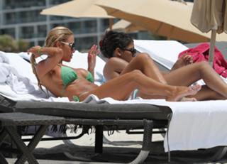 Shauna Sand feet photo thumbnail