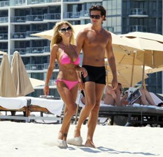 Shauna Sand feet photo thumbnail