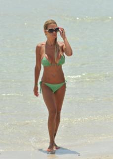 Shauna Sand feet photo thumbnail