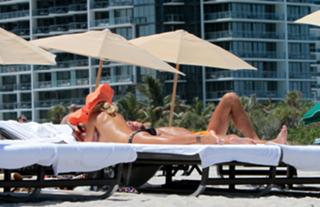 Shauna Sand feet photo thumbnail