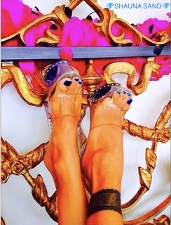 Shauna Sand feet photo thumbnail