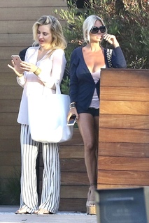 Shauna Sand feet photo thumbnail