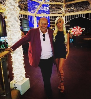 Shauna Sand feet photo thumbnail