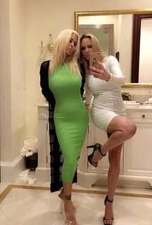 Shauna Sand feet photo thumbnail