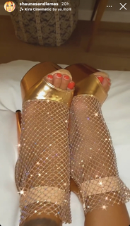 Shauna Sand feet photo thumbnail