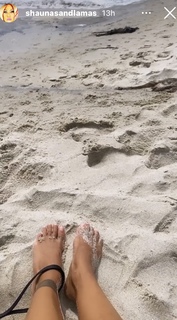 Shauna Sand feet photo thumbnail