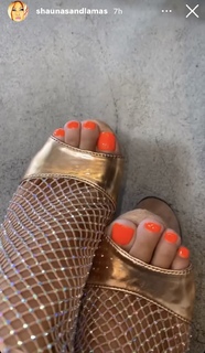 Shauna Sand feet photo thumbnail