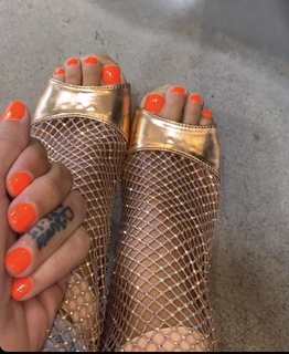 Shauna Sand feet photo thumbnail