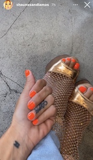 Shauna Sand feet photo thumbnail