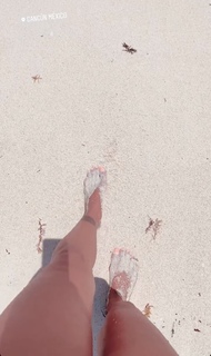 Shauna Sand feet photo thumbnail