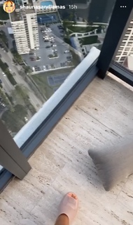 Shauna Sand feet photo thumbnail