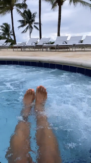 Shauna Sand feet photo thumbnail