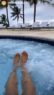 Shauna Sand feet photo thumbnail