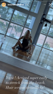 Shauna Sand feet photo thumbnail