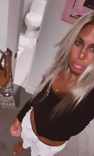 Shauna Sand feet photo thumbnail