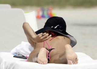 Shauna Sand feet photo thumbnail