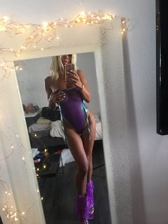 Shauna Sand feet photo thumbnail