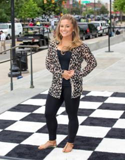 Shawn Johnson feet photo thumbnail