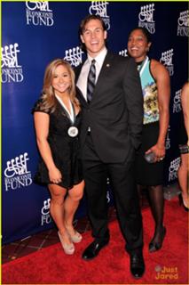 Shawn Johnson feet photo thumbnail