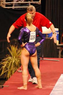 Shawn Johnson feet photo thumbnail