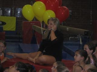 Shawn Johnson feet photo thumbnail
