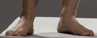 Shawn Johnson feet photo thumbnail