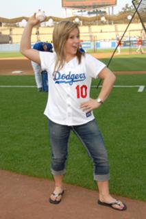 Shawn Johnson feet photo thumbnail