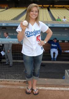Shawn Johnson feet photo thumbnail