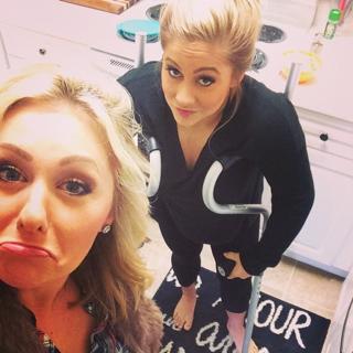 Shawn Johnson feet photo thumbnail