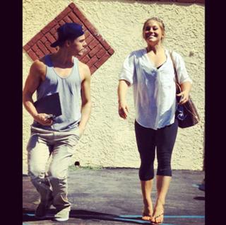 Shawn Johnson feet photo thumbnail