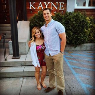 Shawn Johnson feet photo thumbnail
