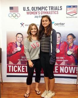 Shawn Johnson feet photo thumbnail
