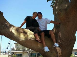Shawn Johnson feet photo thumbnail