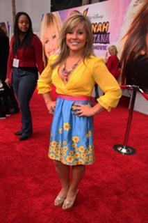 Shawn Johnson feet photo thumbnail