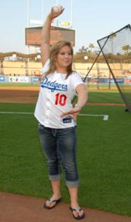 Shawn Johnson feet photo thumbnail